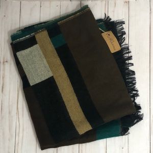 🌻 NWT Aleena Blanket Scarf Brown & Green